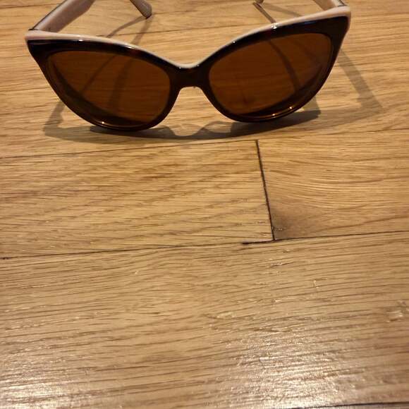 Kate Spade New York Oversized Sunglasses with Case - Picture 8 of 8